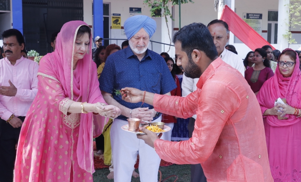 ਆਯੁਰਵੇਦ ਦਿਵਸ 'ਤੇ ਪੜ੍ਹਾਈ ਤੇ ਅਭਿਆਸ 'ਚ ਆਯੁਰਵੇਦ ਸਿਧਾਂਤਾਂ ਨੂੰ ਜੋੜਨ ਲਈ ਪ੍ਰੇਰਿਆ